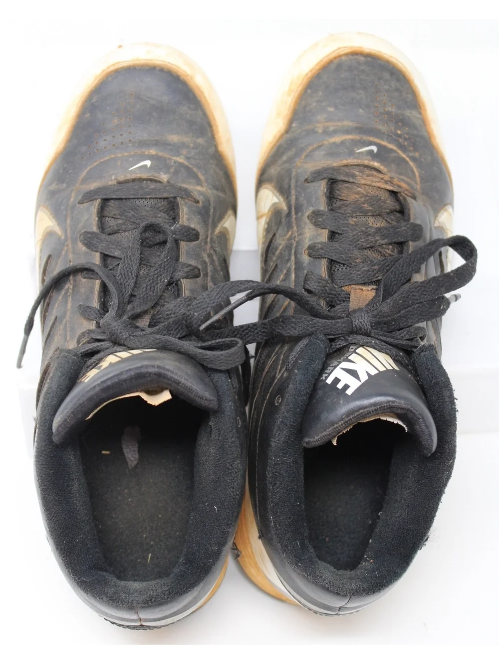 Nike Land Shark Football Cleats Youth Boys Size 5 Y Black & White Baseball Shoes